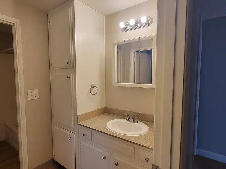 Orchard Court apartments — Photo 8