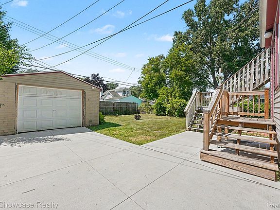 4th image of 3021 Goodrich St