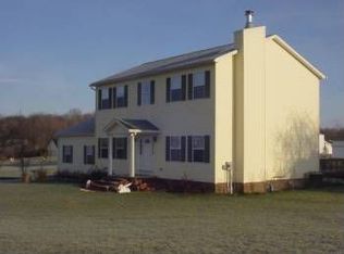 16 Blueberry Ln, Grove City, PA 16127