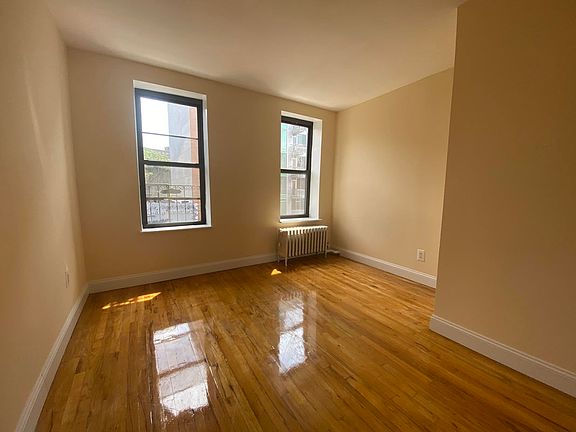 4th image of 1642 Lexington Ave #100