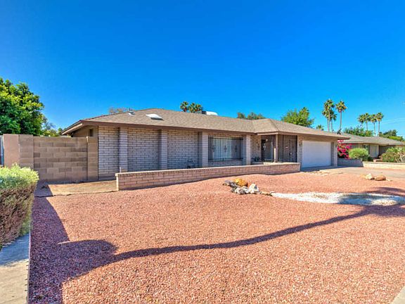 3rd image of 2111 E Laguna Dr