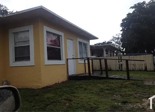 2 bed, 989 sqft, $1,683 — Photo 1