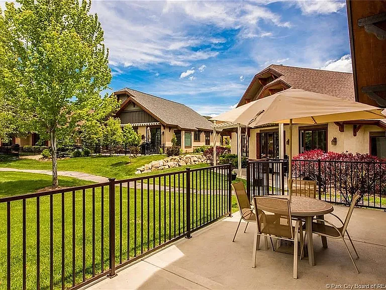 1314 N Montreux Dr — Photo 11