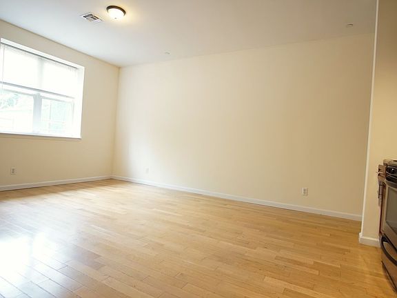 5th image of 187 Clifton Pl #1B