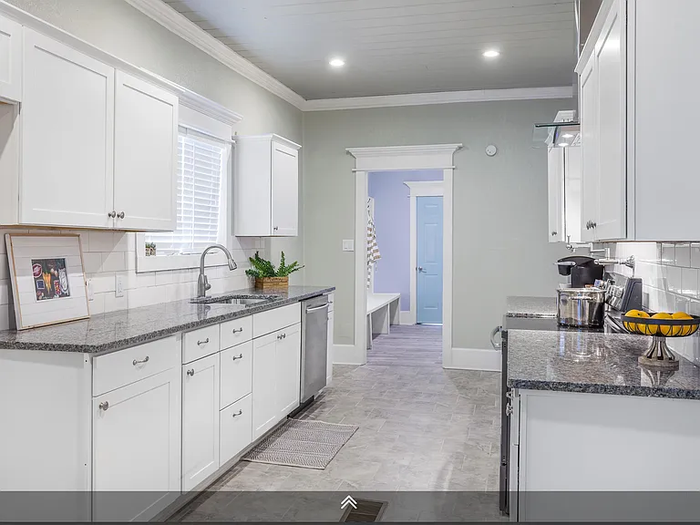 1502 Kirby Ave — Photo 5