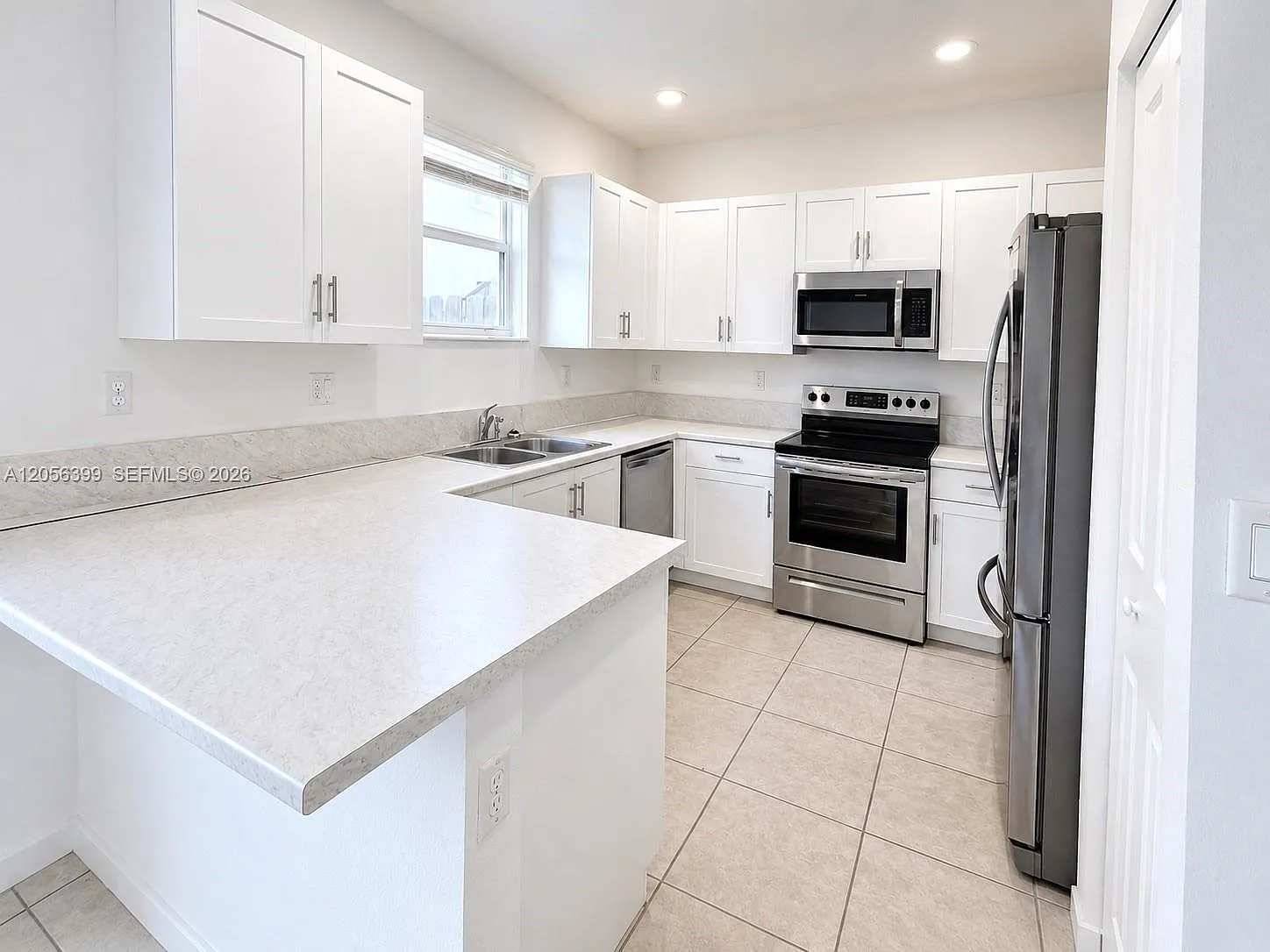 Keys Gate Residential — Photo 2