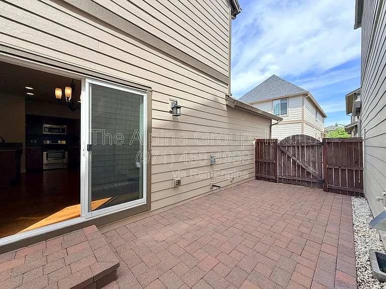 378 SW Mitchum Ter — Photo 12