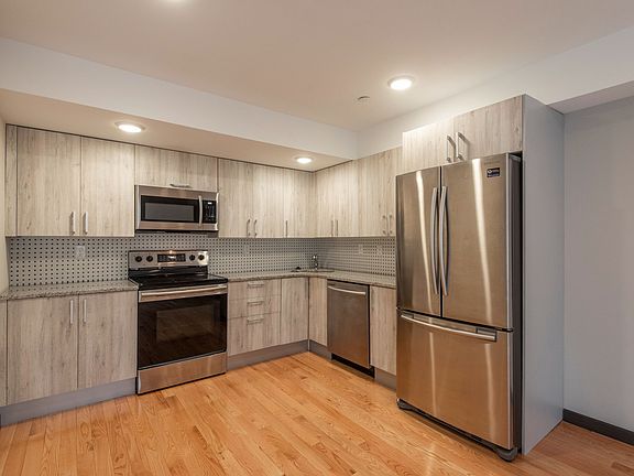 2nd image of 2545-47 Montrose St #Bb