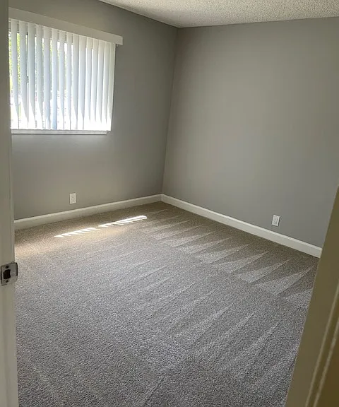 Capitol Ave Apartments — Photo 15