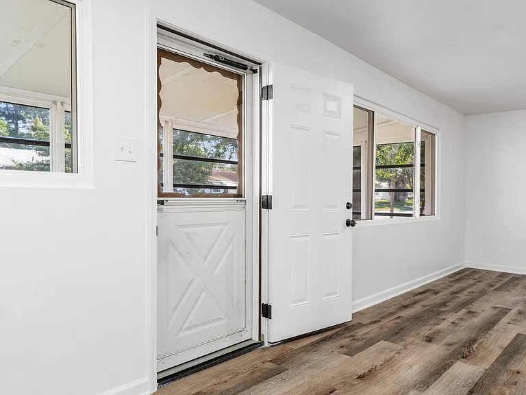 4363 Allen Dr — Photo 6