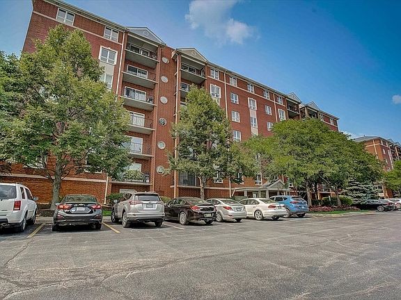2nd image of 100 N Milwaukee Ave Unit 1-302