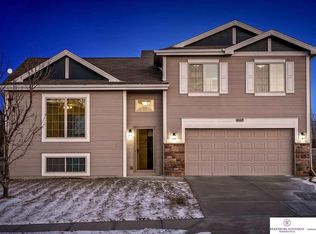 4667 N 160th St, Omaha, NE 68116