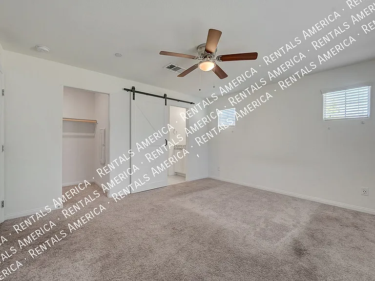 650 Vetiver Ln — Photo 3