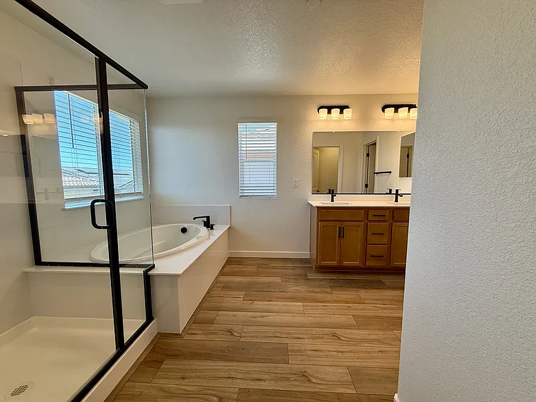 4581 Field View Dr — Photo 18