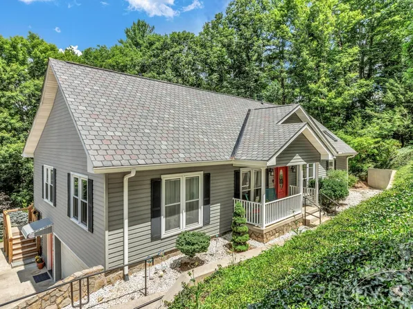 153 Skyview Cir, Asheville, NC 28804