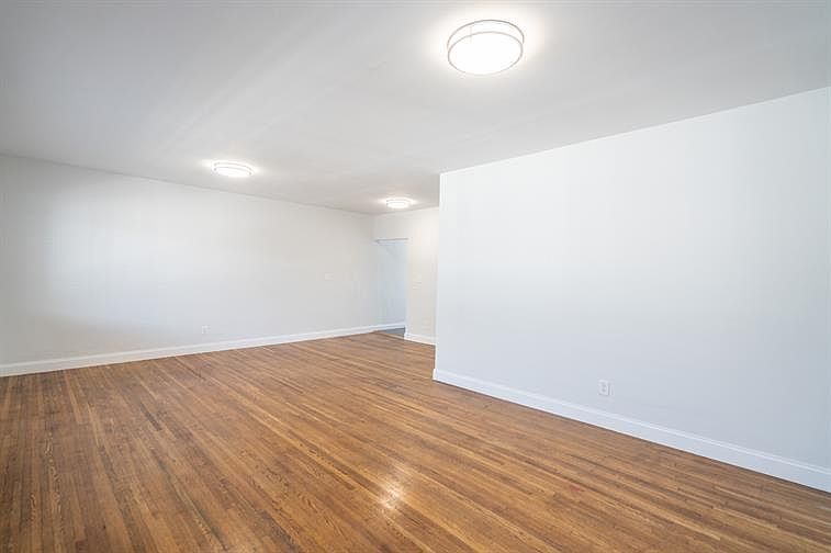1st image of 8330 Byron Ave APT 6