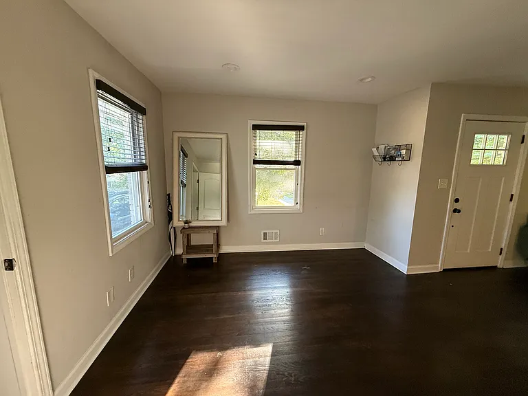 1865 Winthrop Dr SE — Photo 5