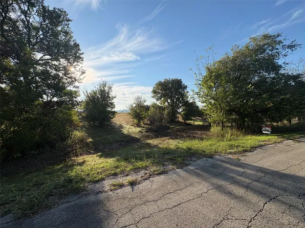 7943 Lax Dr, Fort Worth, TX 76126