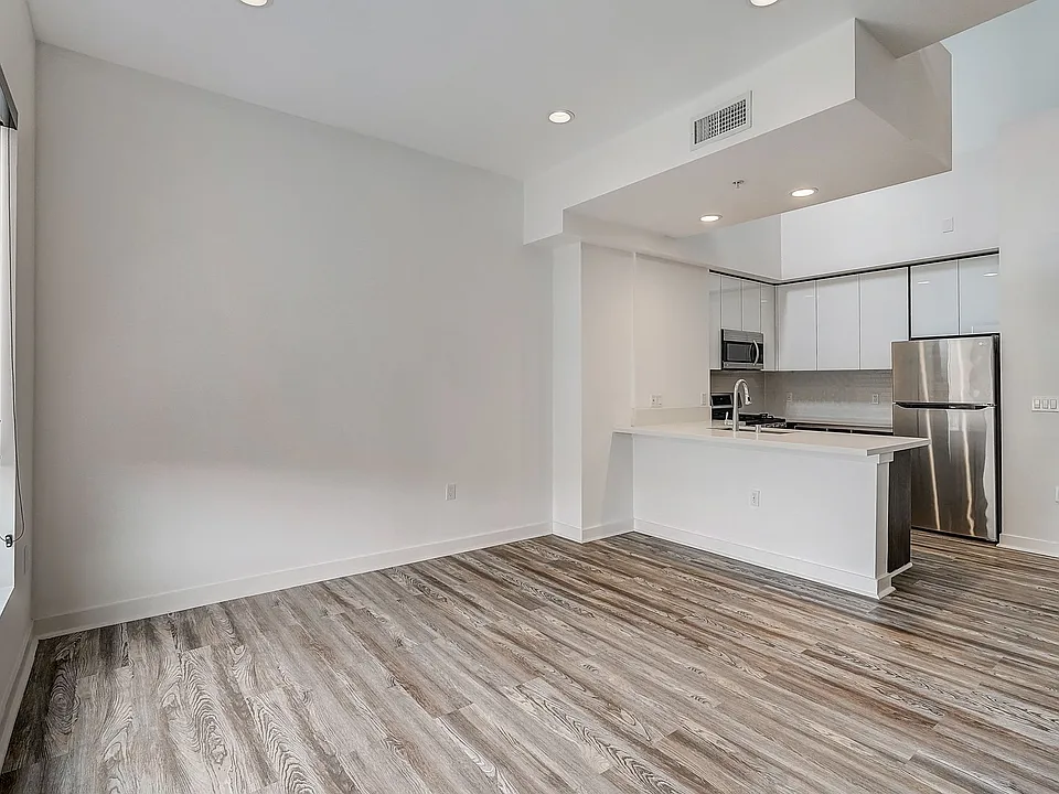 519 N Normandie Ave #10