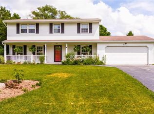 44 Wincanton Dr, Fairport, NY 14450