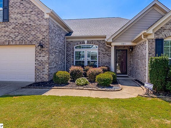 4th image of 201 Chapel Hill Ln