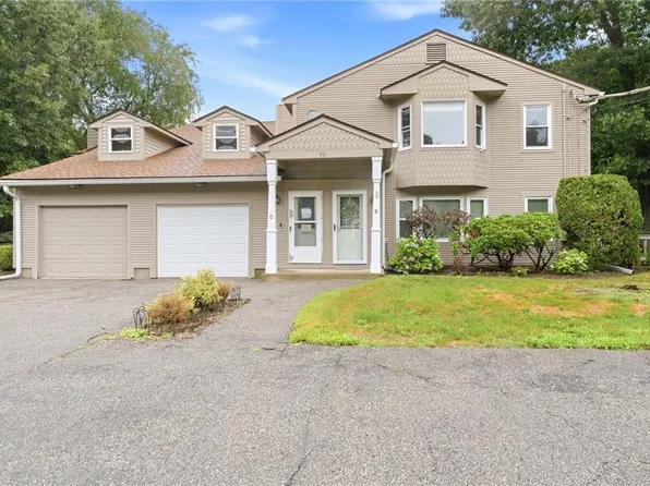 38 Stone Trl #B, North Providence, RI 02904