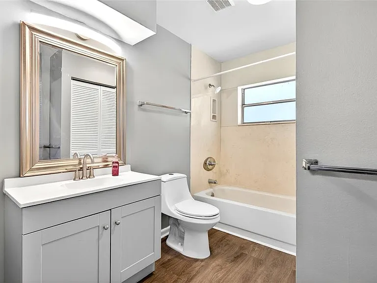 3423 SW 27th St — Photo 20