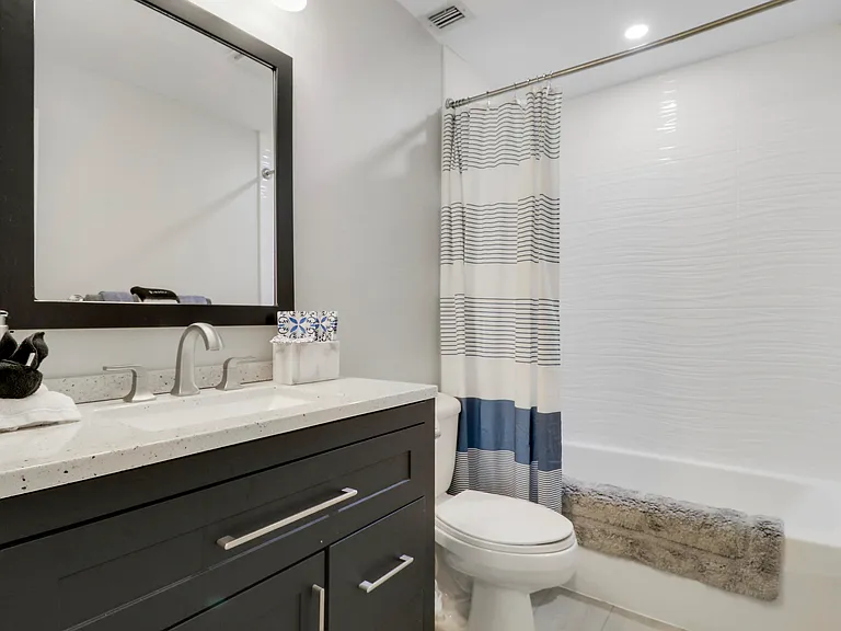 811 Club Dr — Photo 11