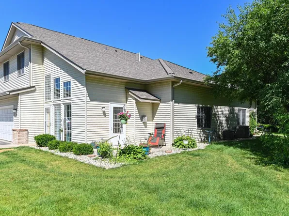 2409 Fox River PARKWAY #B, Waukesha, WI 53189