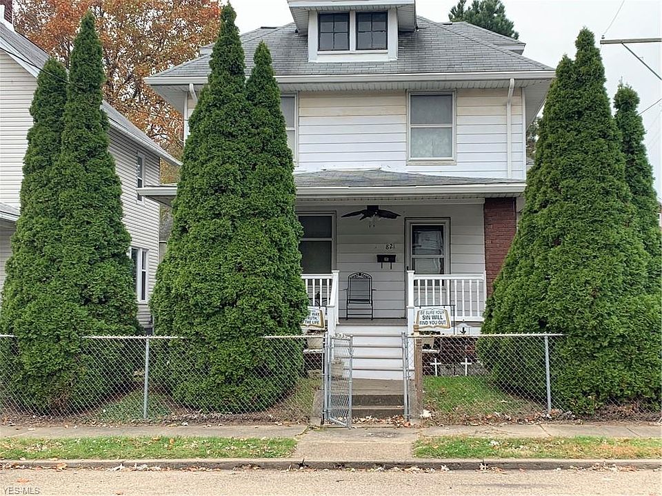1st image of 821 Brown Ave NW