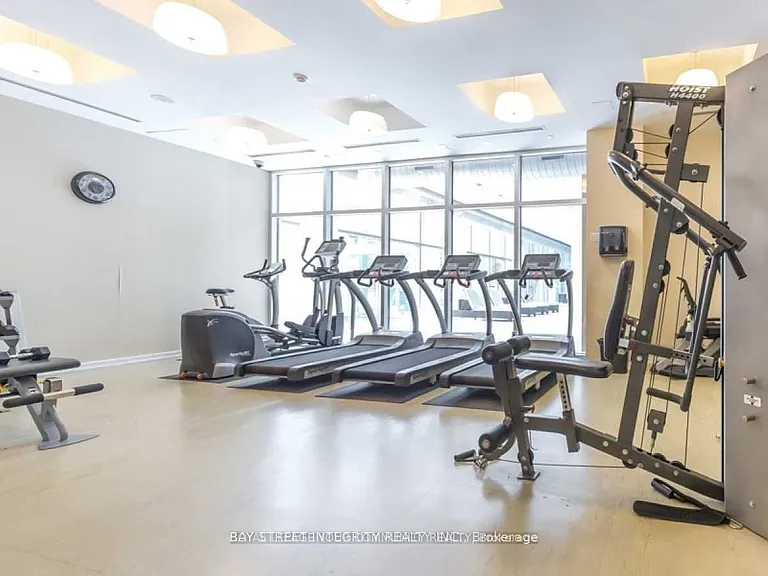 37 Grosvenor St #1110 — Photo 20