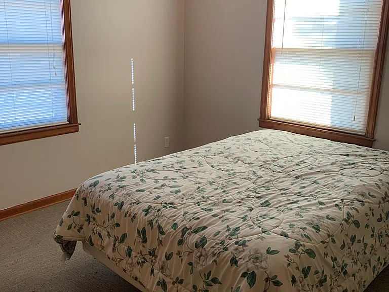 2634 N Clarence Ave — Photo 11