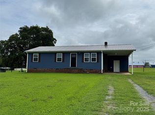 392 New House Rd, Ellenboro, NC 28040