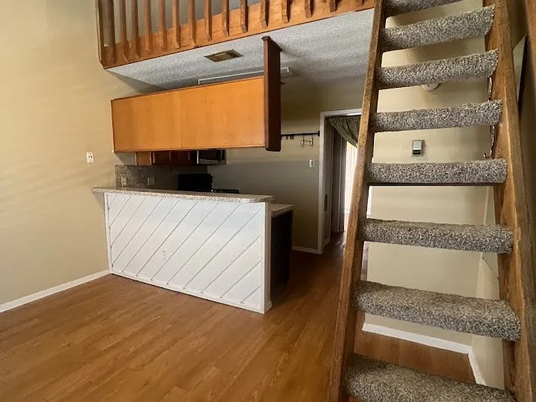 2210 Pearl St #302 — Photo 2