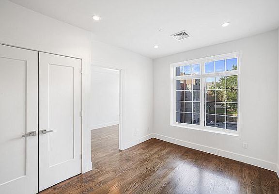 3rd image of 341 Nostrand Ave #302