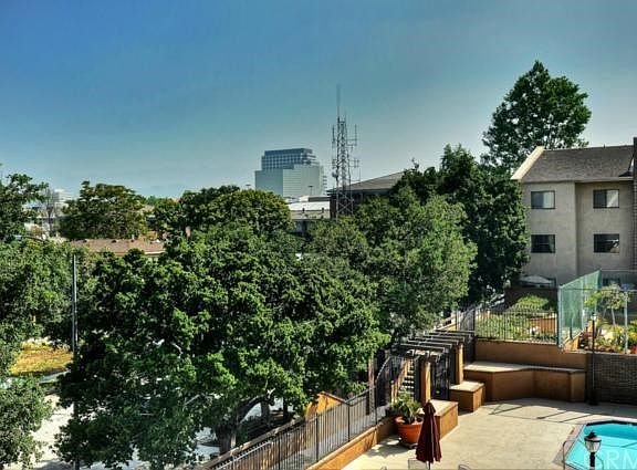 2nd image of 460 Oak St APT 319
