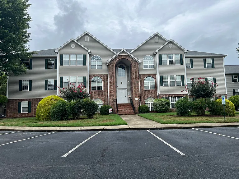 914 Scholastic Ct — Photo 1