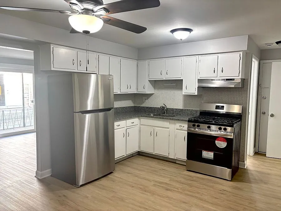Building Photo - 7712 S Harlem Ave #2C