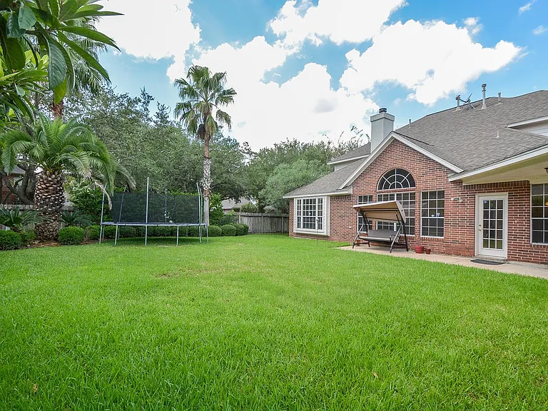 17415 Fountainview Cir — Photo 24