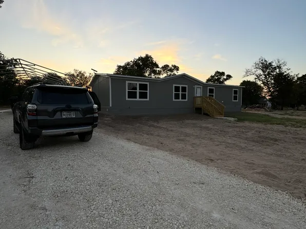 477 Ranch Rd, Somerset, TX 78069