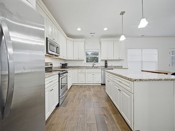2nd image of 1014 Avenue H