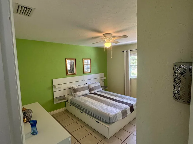 121 Franklyn Ave — Photo 12