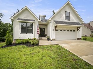 212 Cherokee Dr, White Bluff, TN 37187