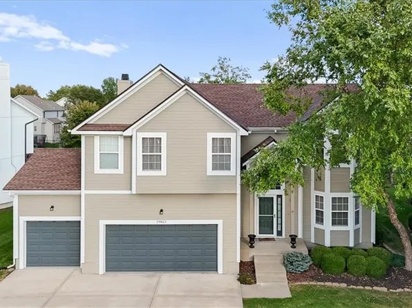 19821 W 96th Ter, Lenexa, KS 66220
