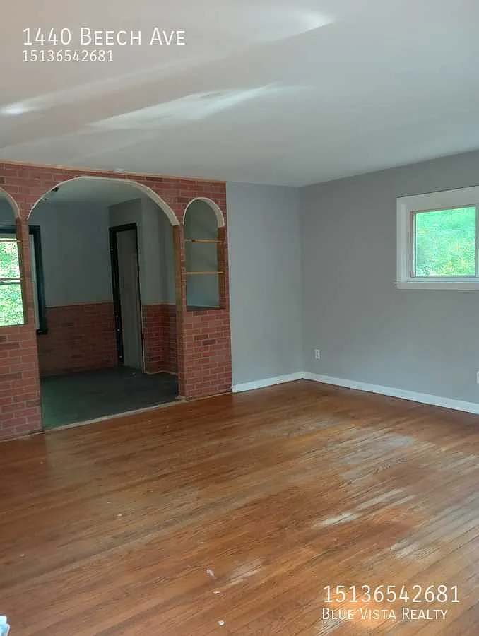 Great 4 Bedroom SFH in Pricehill Cincinnati OH — Photo 3