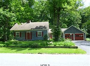1st image of 21 Oakwood Dr