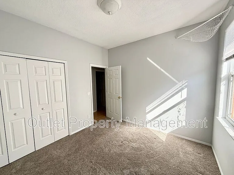 112 Peregrine Ct — Photo 12