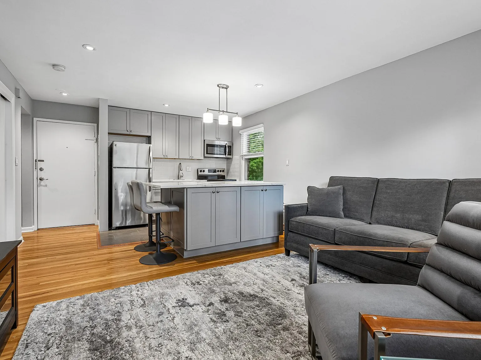 1 bed, 650 sqft, $2,050 — Photo 4