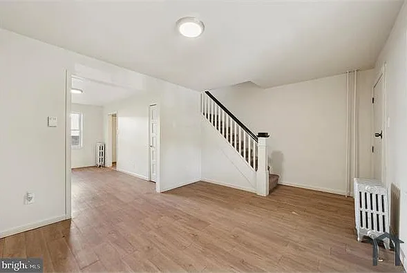 443 Darby Ter — Photo 4