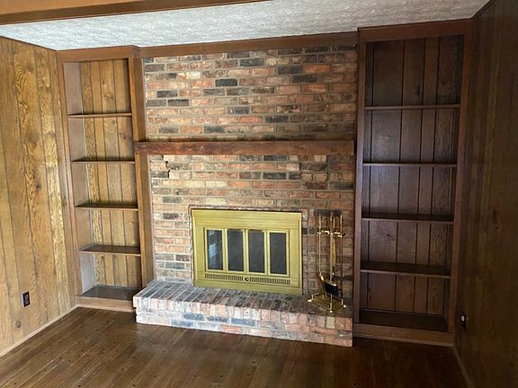 2nd image of 1576 Silverglade Ct
